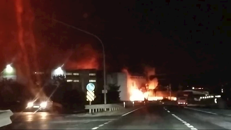 TEKİRDAĞ’DA KOZMETİK FABRİKASINDA YANGIN ÇIKTI