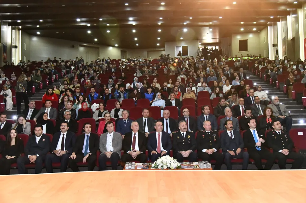 POLİS VE JANDARMA ÇERKEZKÖY’DE ‘EN İYİ NARKOTİK ANNE’ PROJESİ İLE UYUMA, KADES VE NARVAS UYGULAMALARINI ANLATTI