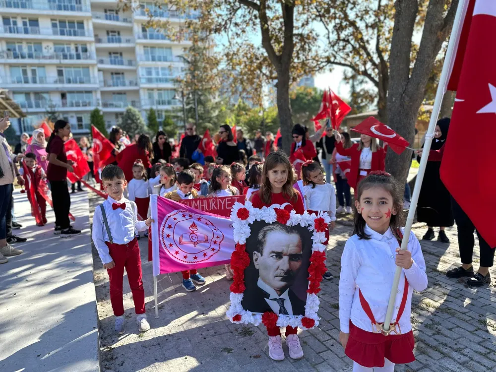 ÖZEL ÇERKEZKÖY TOMURCUK ANAOKULU’NDA CUMHURİYET COŞKUSU 