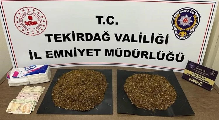 ÇATIYA GİZLENMİŞ POŞET POŞET UYUŞTURUCU ELE GEÇİRİLDİ