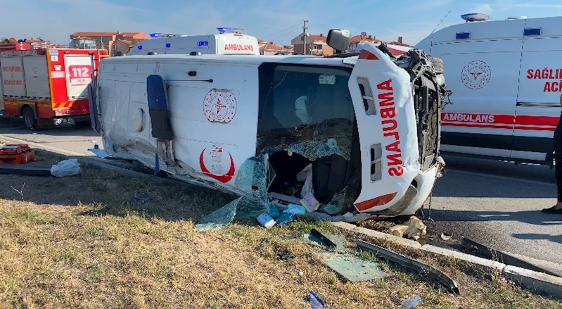 AMBULANS KAZA YAPTI: 7 YARALI