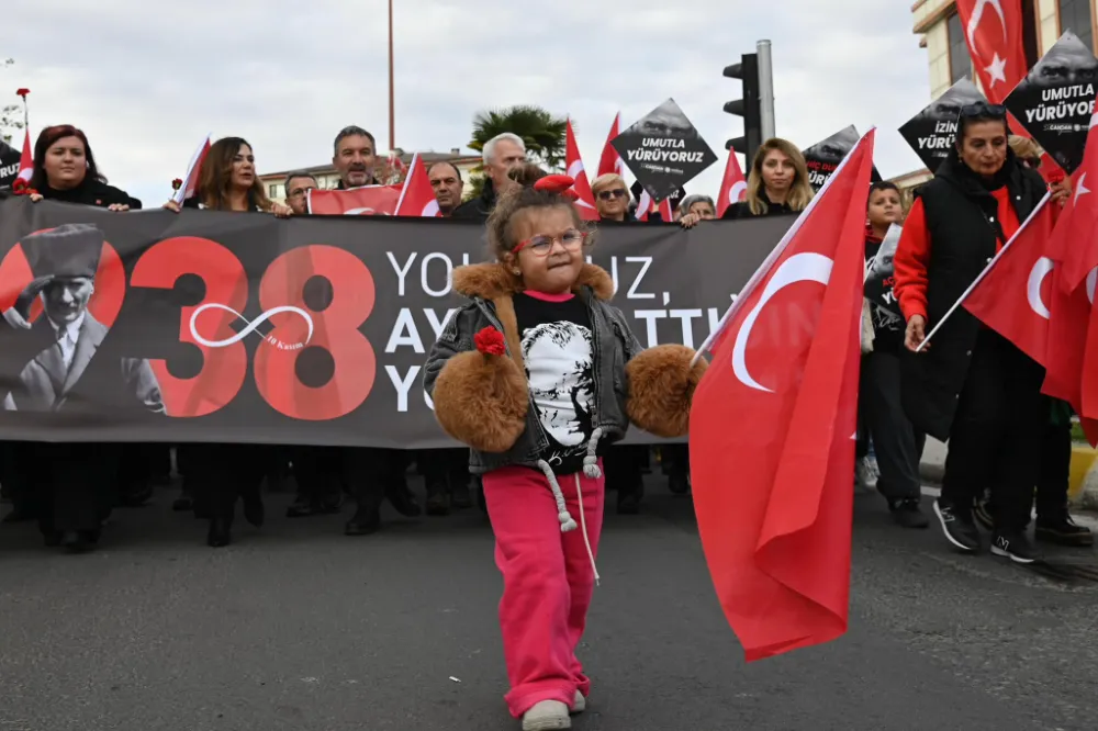 TEKİRDAĞ ATATÜRK İÇİN YÜRÜDÜ