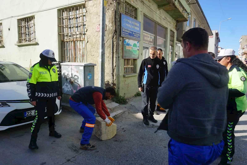 EDİRNE’DE POLİS VE ZABITA EKİPLERİNDEN DUBA UYGULAMASI