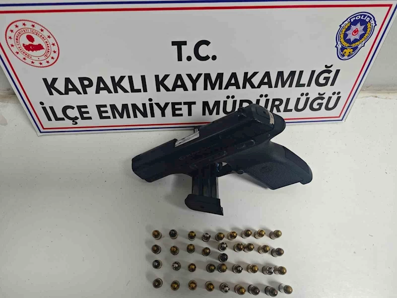 KAPAKLI’DA POLİS EKİPLERİ RUHSATSIZ TABANCA ELE GEÇİRDİ