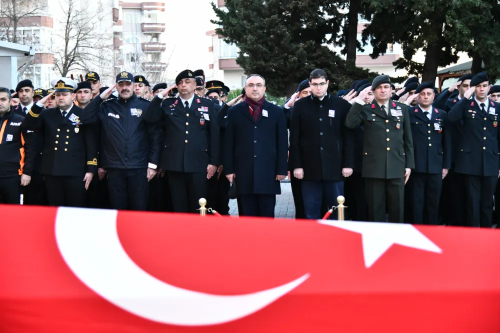 HAYATINI KAYBEDEN ASTSUBAY FAHRİ KURT ASKERİ TÖRENLE MEMLEKETİNE GÖNDERİLDİ