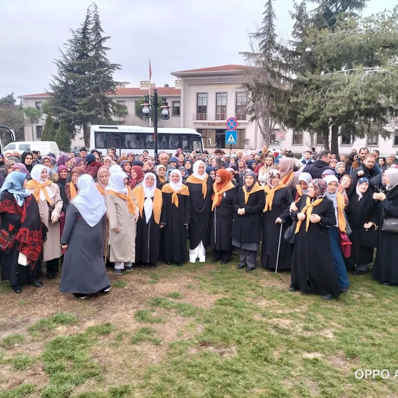 UMRE YOLCULARI UĞURLANDI