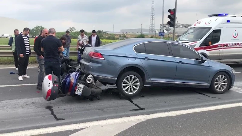 ÇERKEZKÖY’DE FECİ KAZA: KIRMIZI IŞIKTA DURAN OTOMOBİLİN ALTINA GİRDİ