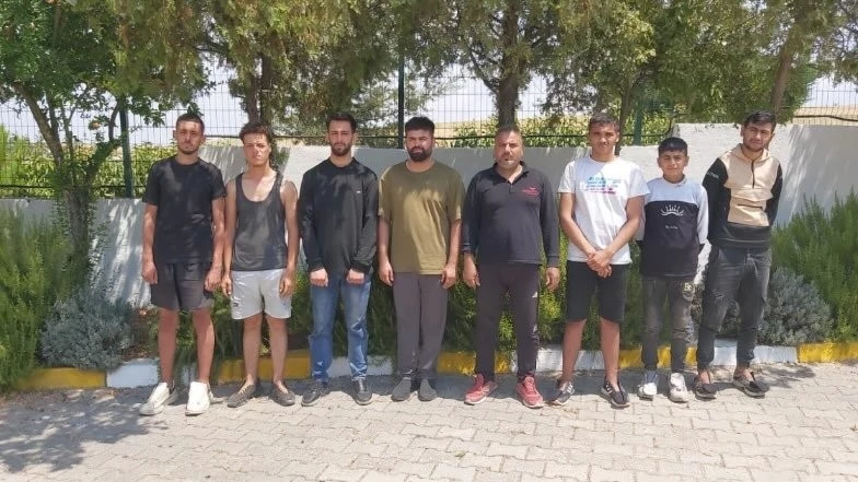 8 KAÇAK GÖÇMEN YAKALANDI