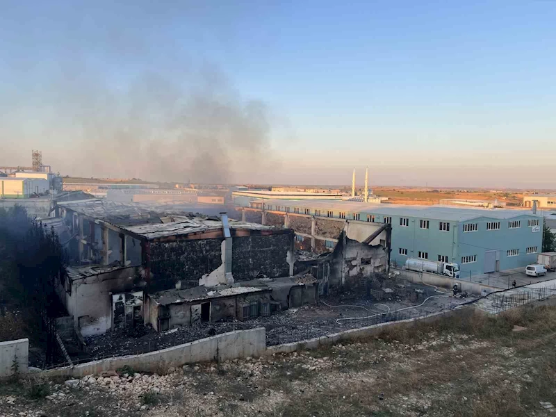 TEKİRDAĞ’DAKİ FABRİKA YANGINI SÖNDÜRÜLDÜ