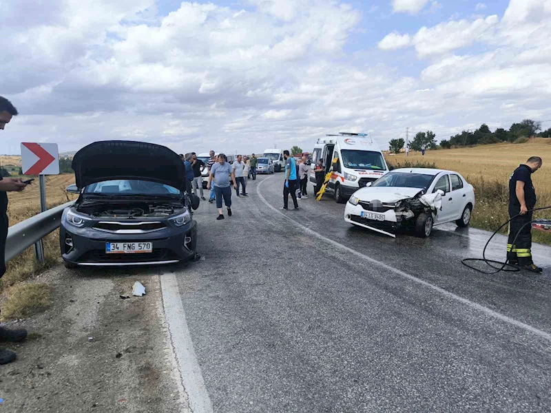 TEKİRDAĞ’DA TRAFİK KAZASI: 5 YARALI