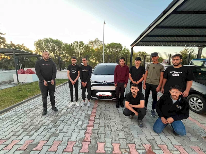 TEKİRDAĞ’DA GÖÇMEN KAÇAKÇILIĞI OPERASYONU: 8 GÖÇMEN VE 1 ORGANİZATÖR YAKALANDI