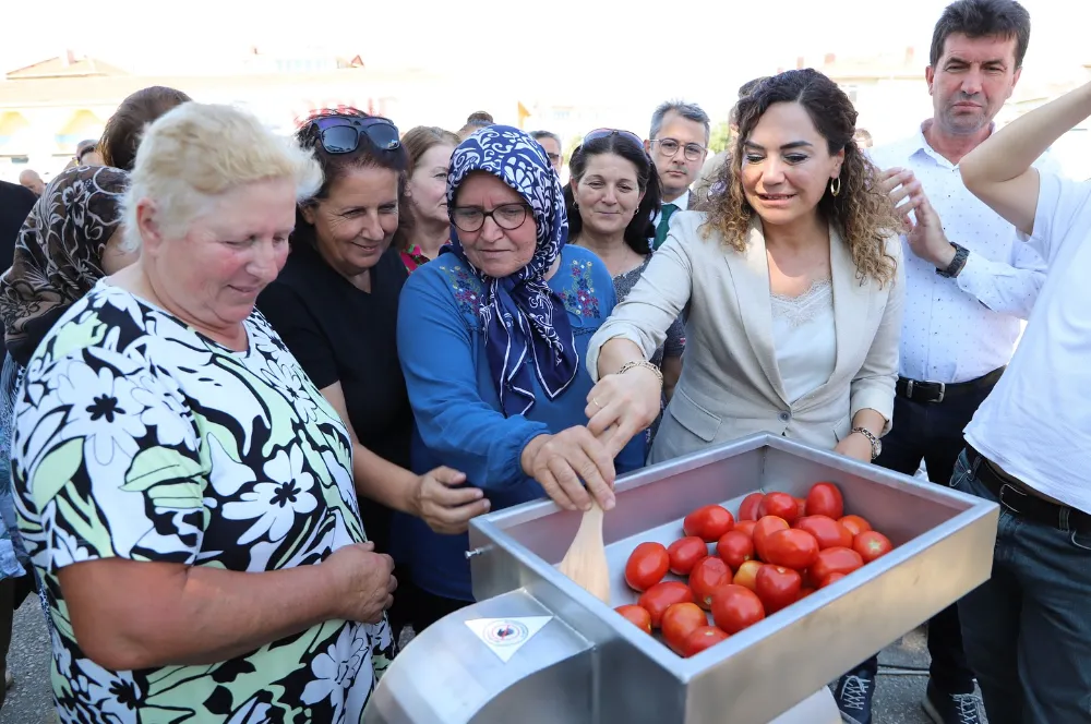 MALKARALI ÜRETİCİLERE SALÇA MAKİNESİ DAĞITIMI YAPILDI