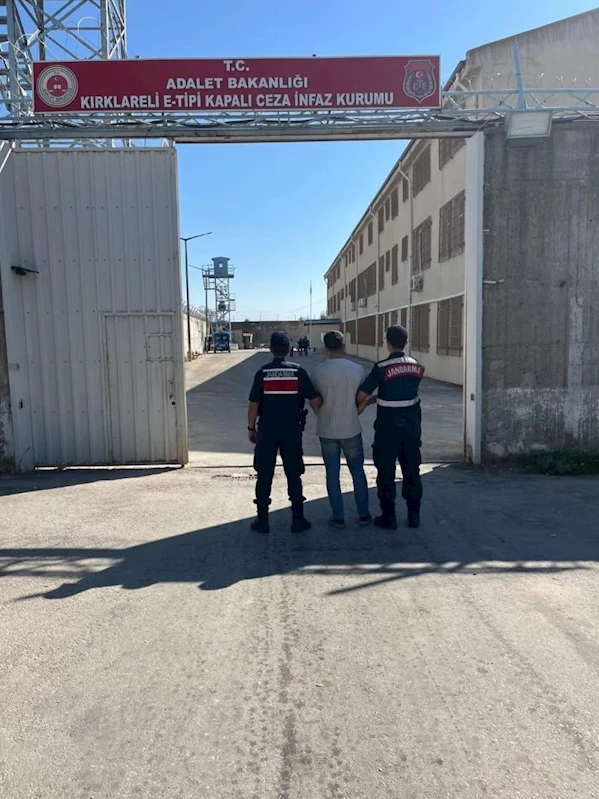 CİNAYET ZANLISI YOL KONTROLÜNDE YAKALANDI