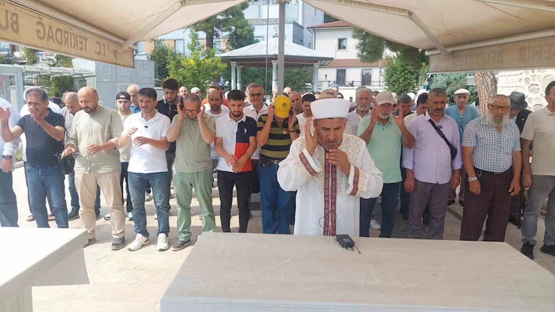 TEKİRDAĞ’DA AYŞENUR EZGİ EYGİ İÇİN GIYABİ CENAZE NAMAZI KILINDI