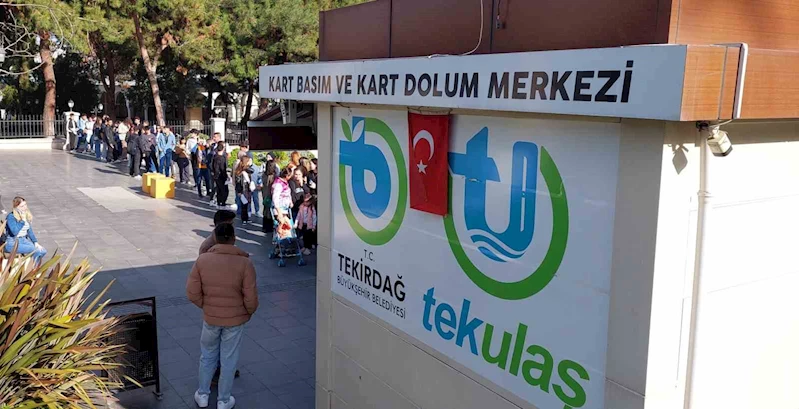 TEKİRDAĞ’DA TOPLU TAŞIMA KARTI KUYRUĞU