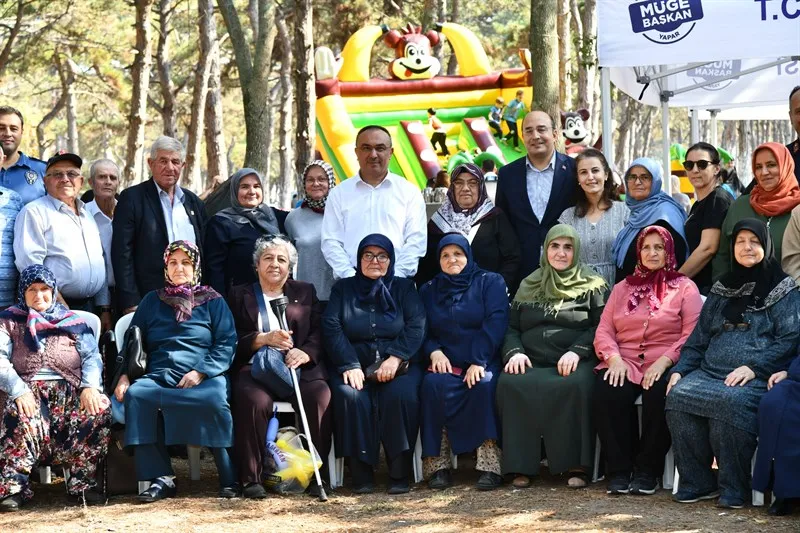 VALİ SOYTÜRK ŞEHİT VE GAZİ AİLELERİ DERNEĞİ PİKNİĞİNE KATILDI