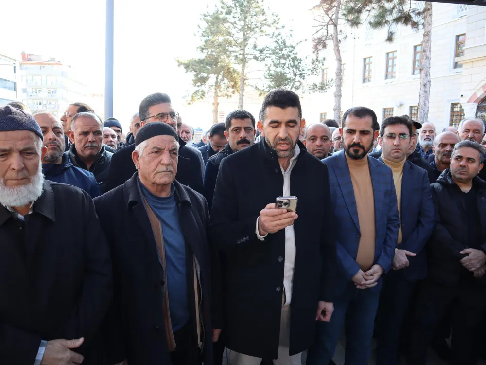 İHH’DAN CAMİ ÇIKIŞI PROTESTO