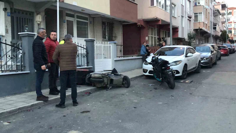 OTOMOBİLLE MOTOSİKLETİN ÇARPIŞTIĞI KAZA ARAÇ KAMERASINA YANSIDI