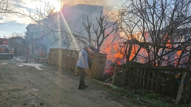 PAZARDA ÇIKAN YANGIN 3 EVE SIÇRADI