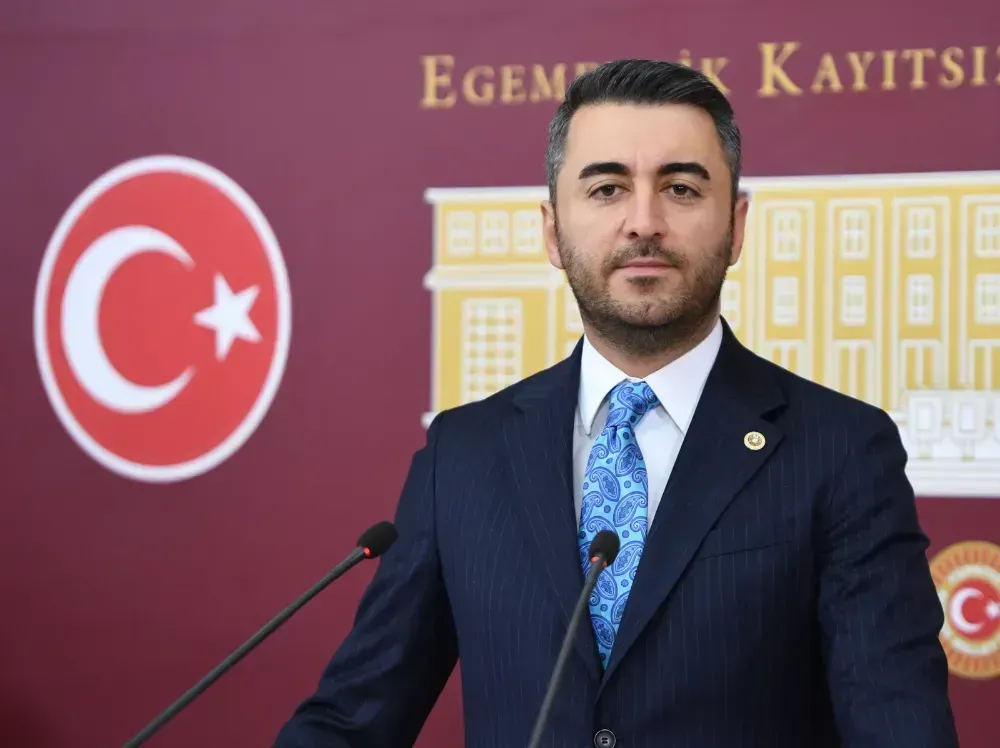 CHP’Lİ CEM AVŞAR: MİLLET YOKSULLUK İÇİNDE, İKTİDAR SİYASİ OYUNLARINDA