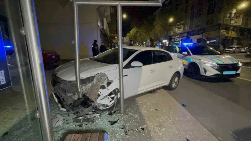 TEKİRDAĞ’DA POLİSTEN KAÇAN ALKOLLÜ SÜRÜCÜ DURAĞA DALDI