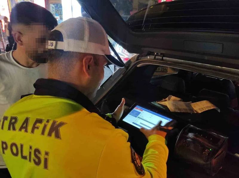 TEKİRDAĞ’DA TRAFİK DENETİMLERİ: EKİPLER ALKOLLÜ SÜRÜCÜLERE GÖZ AÇTIRMIYOR