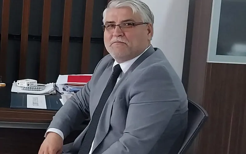 CAMİLER VE DİN GÖREVLİLERİ TOPLUMUN MANEVİ REHBERİ