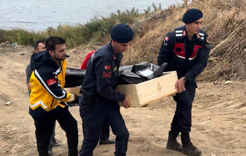 MERİÇ NEHRİ’NDE ÇÜRÜMÜŞ BİR ERKEK CESEDİ BULUNDU