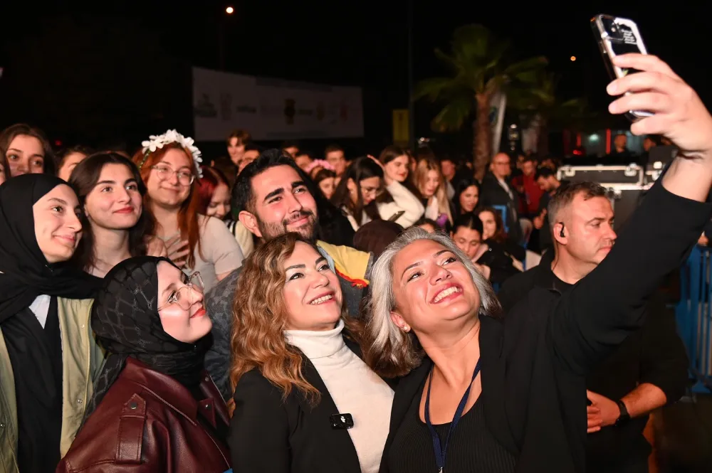 ÜNİVERSİTELİ GENÇLER ‘HOŞ GELDİN FEST’ İLE COŞTU