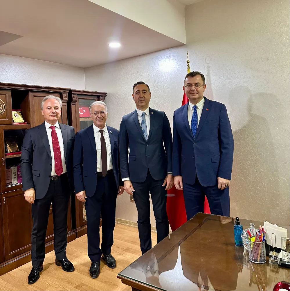 BARO BAŞKANI GÜRCÜN TEKİRDAĞ ESKİ CUMHURİYET BAŞSAVCISI GÜL’E İZMİR’DE ZİYARETTE BULUNDU