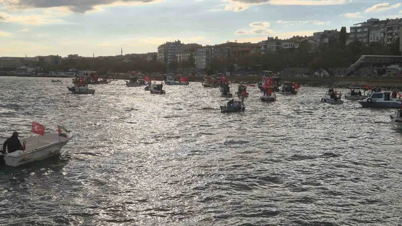 TEKİRDAĞ’DA ONLARCA TEKNE SUMUD FİLOSU’NA DESTEK İÇİN DENİZE AÇILDI