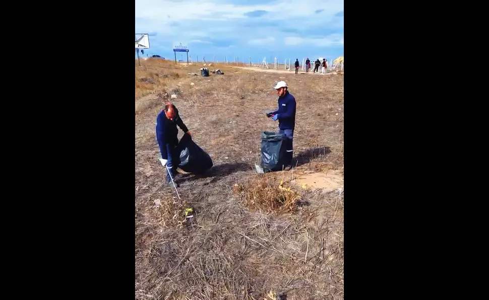 ÇÖPLERİNİ YERE ATMA, GELECEĞİNİ KARARTMA!