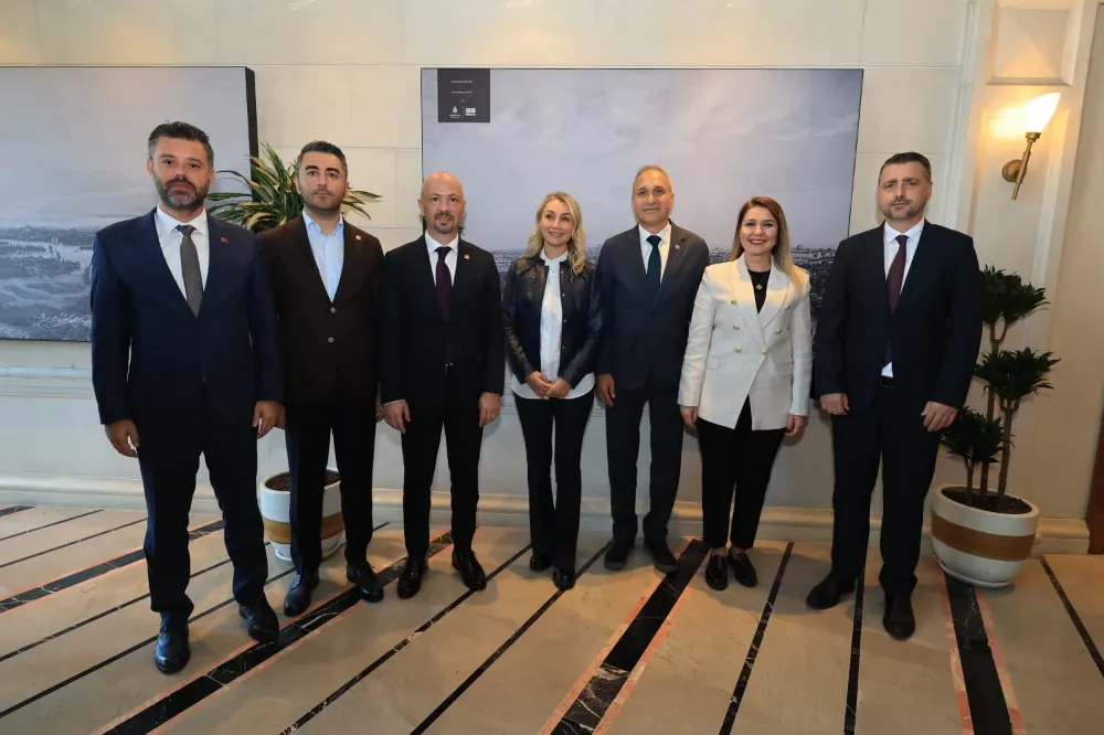 CHP TEKİRDAĞ ÖRGÜTÜ, TUTUKLU BELEDİYE BAŞKANLARININ AİLELERİYLE DAYANIŞMA ETKİNLİĞİNE KATILDI