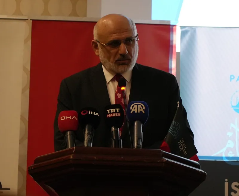 DİYANET İŞLERİ BAŞKAN YARDIMCISI ŞAHİN: BUGÜNE FİLİSTİN’E KADAR BİN ÜZERİ TIRI UĞURLADIK