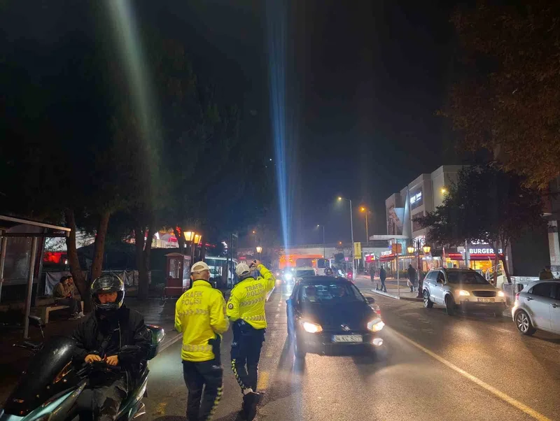 MOTOSİKLET SÜRÜCÜLERİNE ELDİVEN ZORUNLULUĞU: TEKİRDAĞ’DA DENETİMLER BAŞLADI