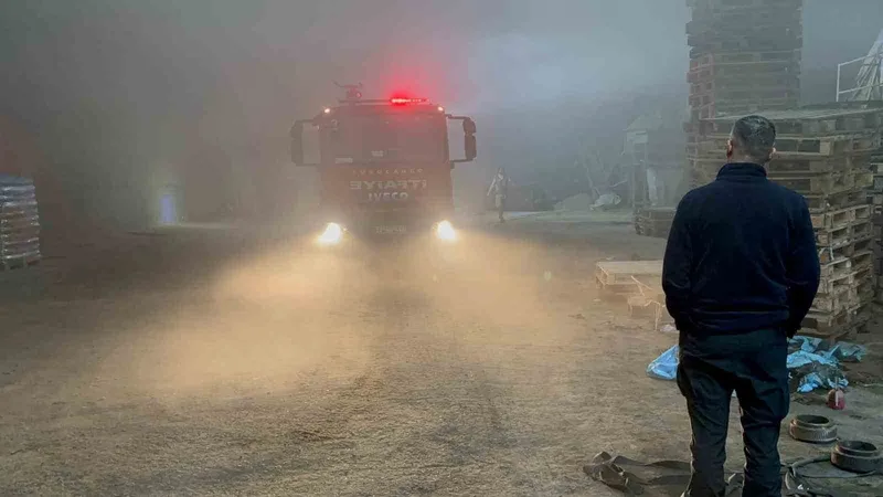 PALET FABRİKASINDA YANGIN