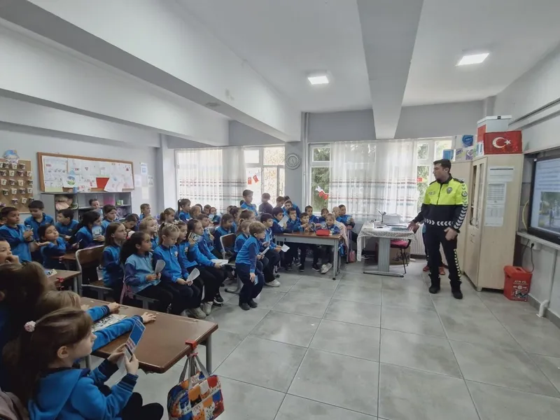 İLKOKUL ÖĞRENCİLERİNE DEDEKTİF EĞİTİMİ