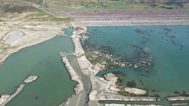 TEKİRDAĞ’DA KORKUTAN GÖRÜNTÜ: NAİP BARAJI’NDA 20 GÜNLÜK SU KALDI