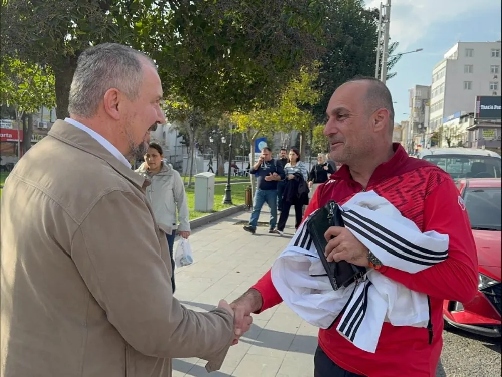 MİLLETVEKİLİ MESTAN ÖZCAN TEKİRDAĞ ÇARŞISINDA ESNAF VE VATANDAŞLA BULUŞTU