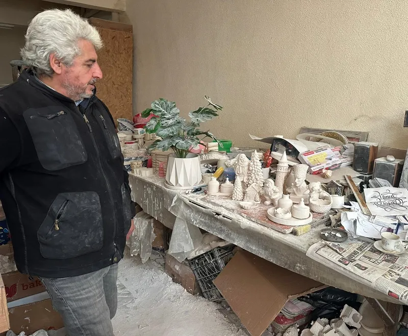 36 YILLIK TUTKU: ALÇIDAN BİBLO SANATINI YAŞATIYOR