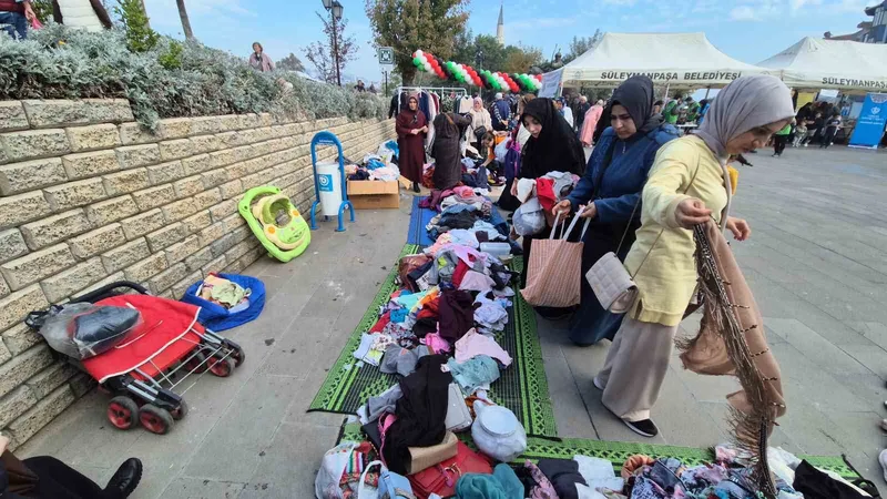 TEKİRDAĞ’DA FİLİSTİN İÇİN HAYIR ÇARŞISI AÇILDI