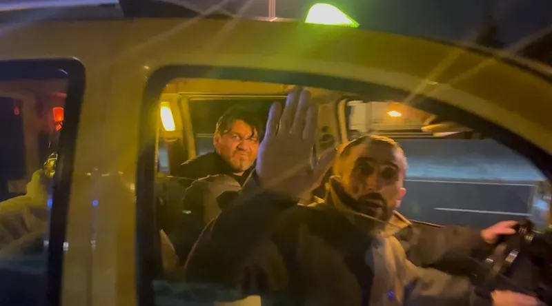 TEKİRDAĞ’DA GÜLÜMSETEN ANLAR: ARABASIZ KALDI, NEŞESİNİ BOZMADI