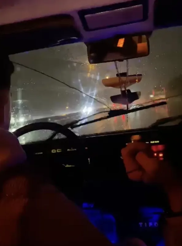 SİLECEKLERİ BOZULAN GENÇLER İPLE ÇÖZÜM BULDU