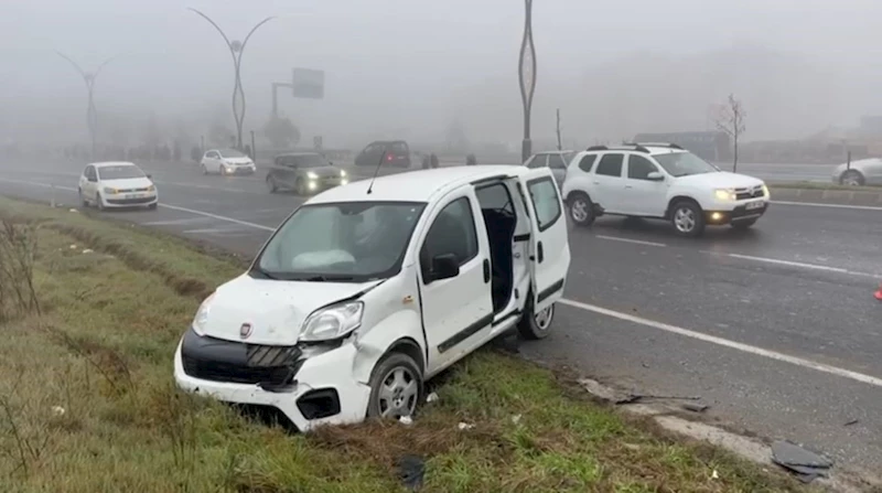 KAPAKLI ÇERKEZKÖY YOLU ÜZERİNDE SİS NEDENİYLE TRAFİK KAZASI 