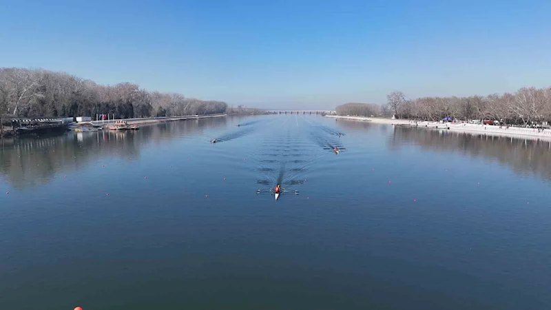 MERİÇ NEHRİ’NDE BÜYÜKLER TÜRKİYE KÜREK ŞAMPİYONASI HEYECANI