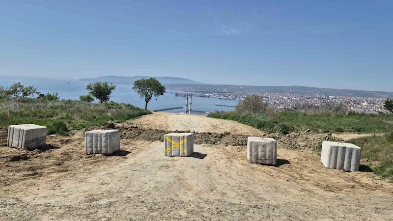 ÇIRÇIR TEPESİ BETON BLOKLARLA KAPATILDI