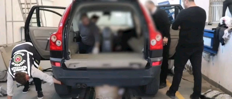 İPSALA SINIR KAPISI’NDA 17 KİLOGRAM ESRAR YAKALANDI