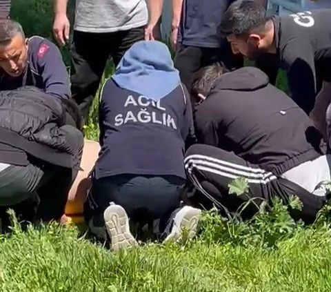 DEPREM ANINDA PANİKLE 3. KATTAN ATLAYAN BİR KİŞİ AĞIR YARALANDI