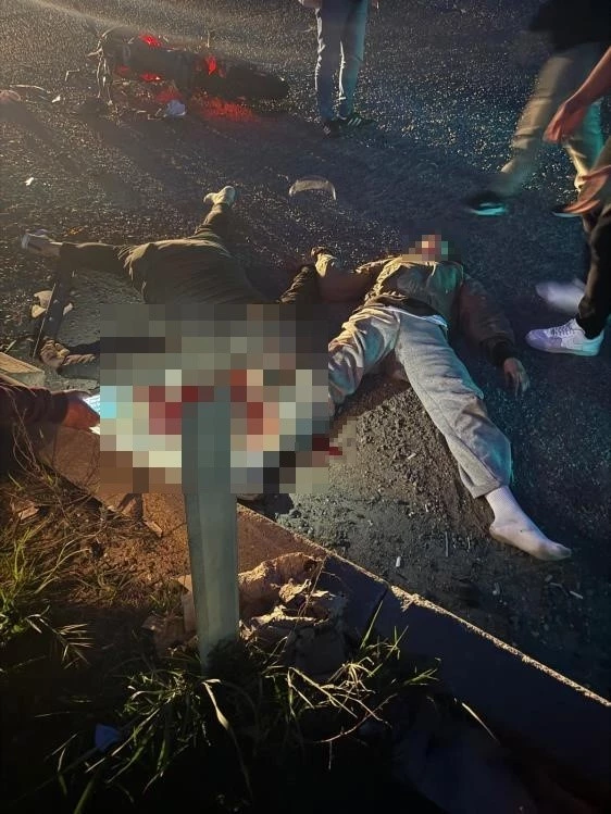 MOTOSİKLET İLE HAFİF TİCARİ ARAÇ ÇARPIŞTI: 1 ÖLÜ, 1 YARALI