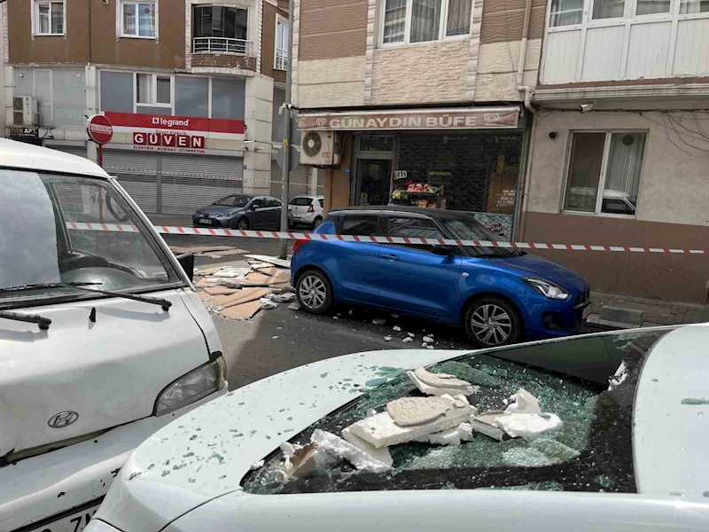 ÇORLU’DA BİNANIN DIŞ CEPHESİ ÇÖKTÜ